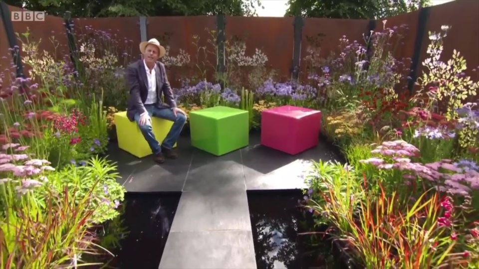 hampton-court-2017 Colour Box design is winning awards using pond dye at Hampton Court 2017